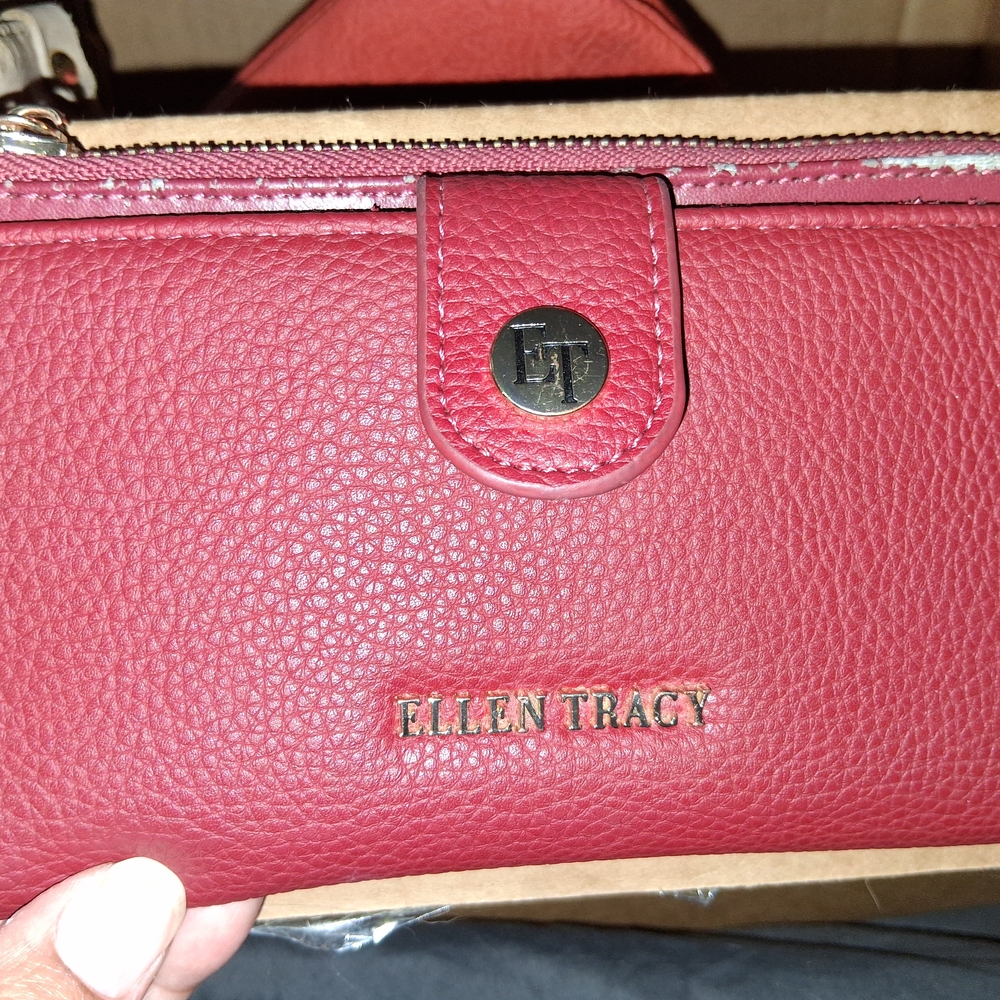 Ellen Tracy Red Leather Wallet Sleek Design
